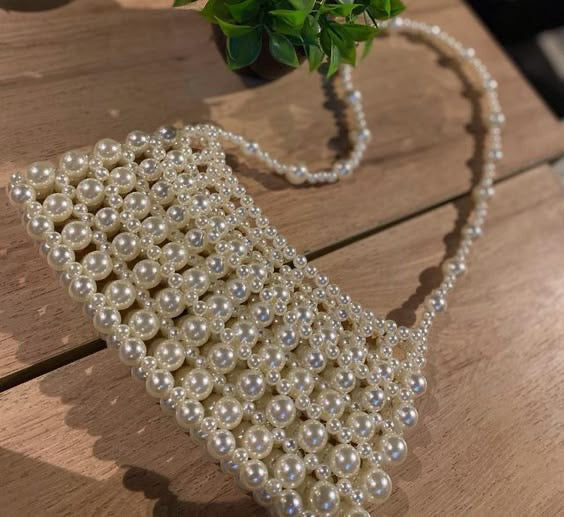 The Sandy pearl bag