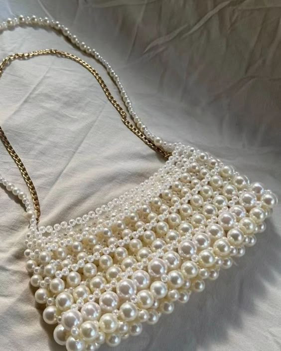 The Sandy pearl bag